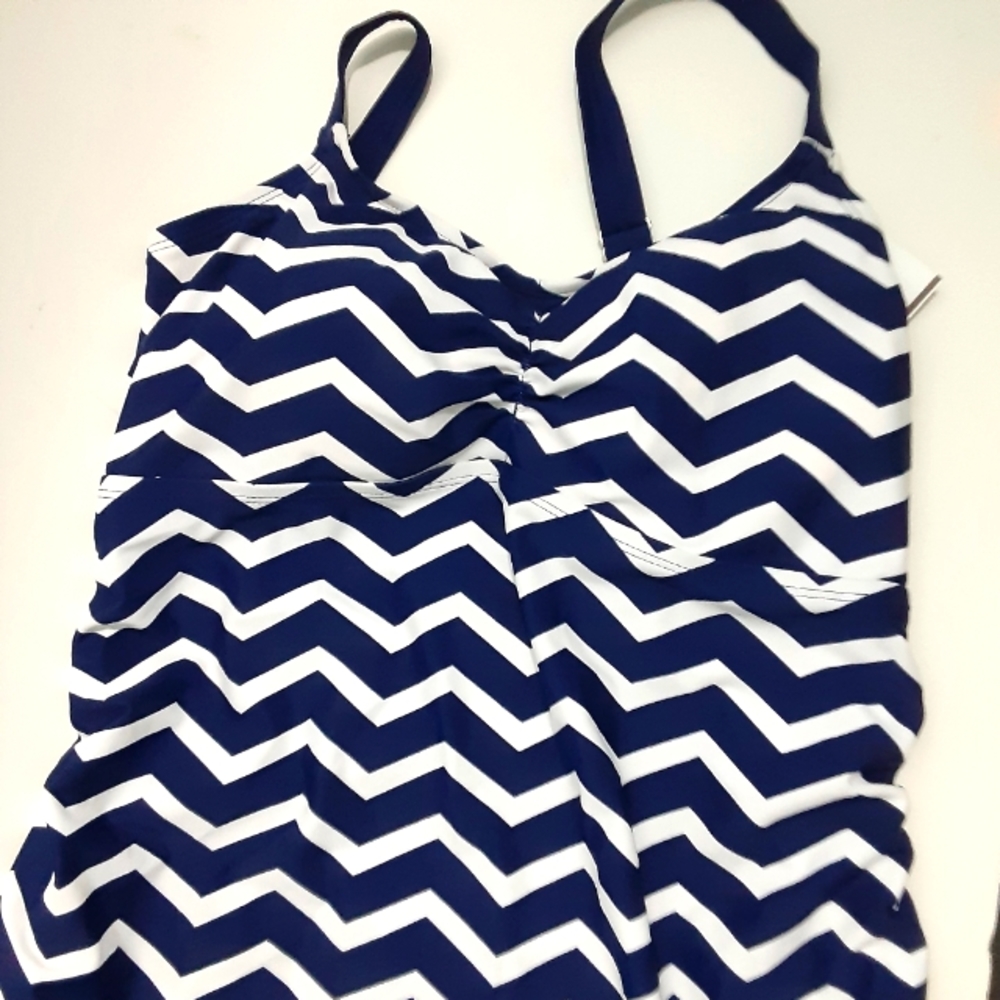 Two Hearts Maternity Tankini Swim Top Size M